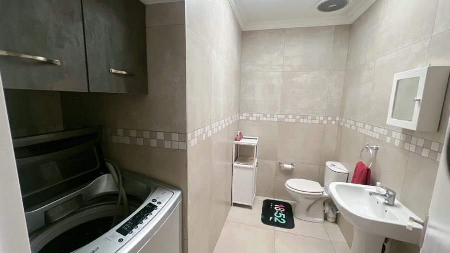 3 Bedroom Property for Sale in Langenhovenpark Free State